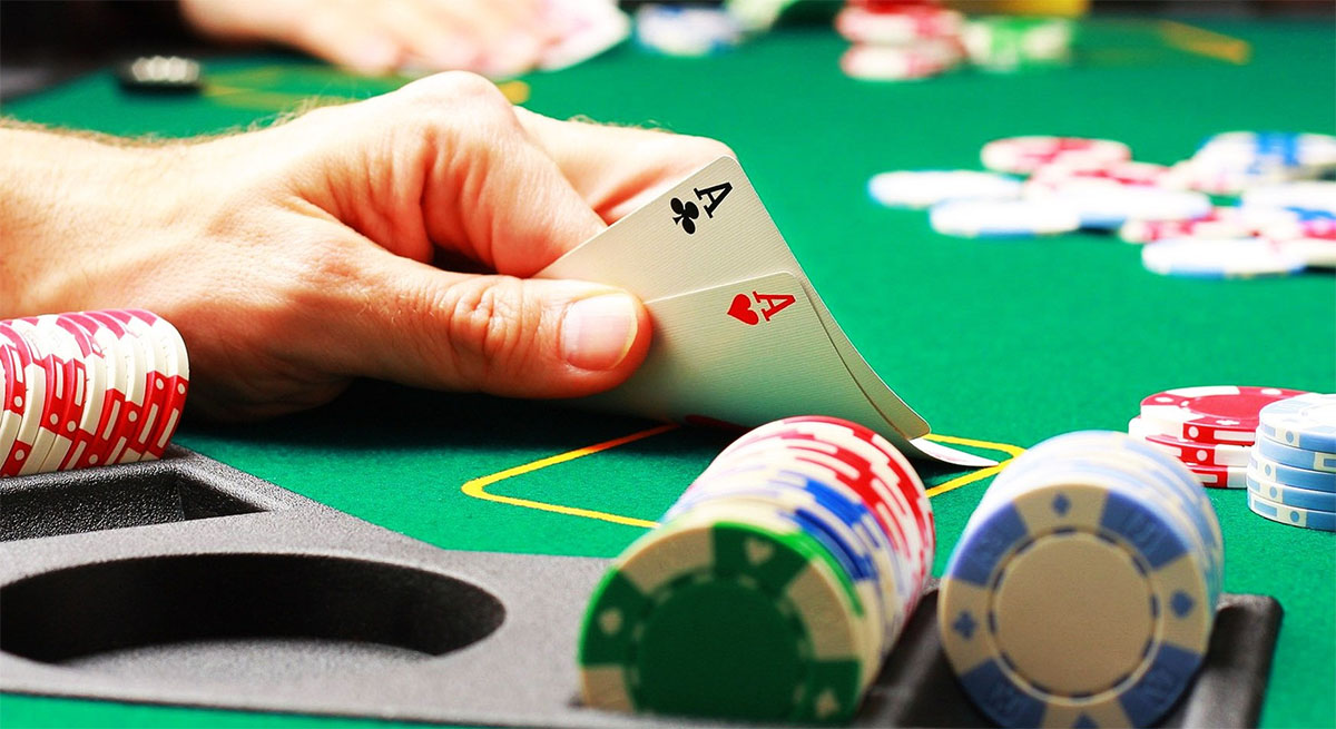 Poker là gì? Hướng dẫn cách chơi game bài Poker chi tiết nhất - Ảnh 1